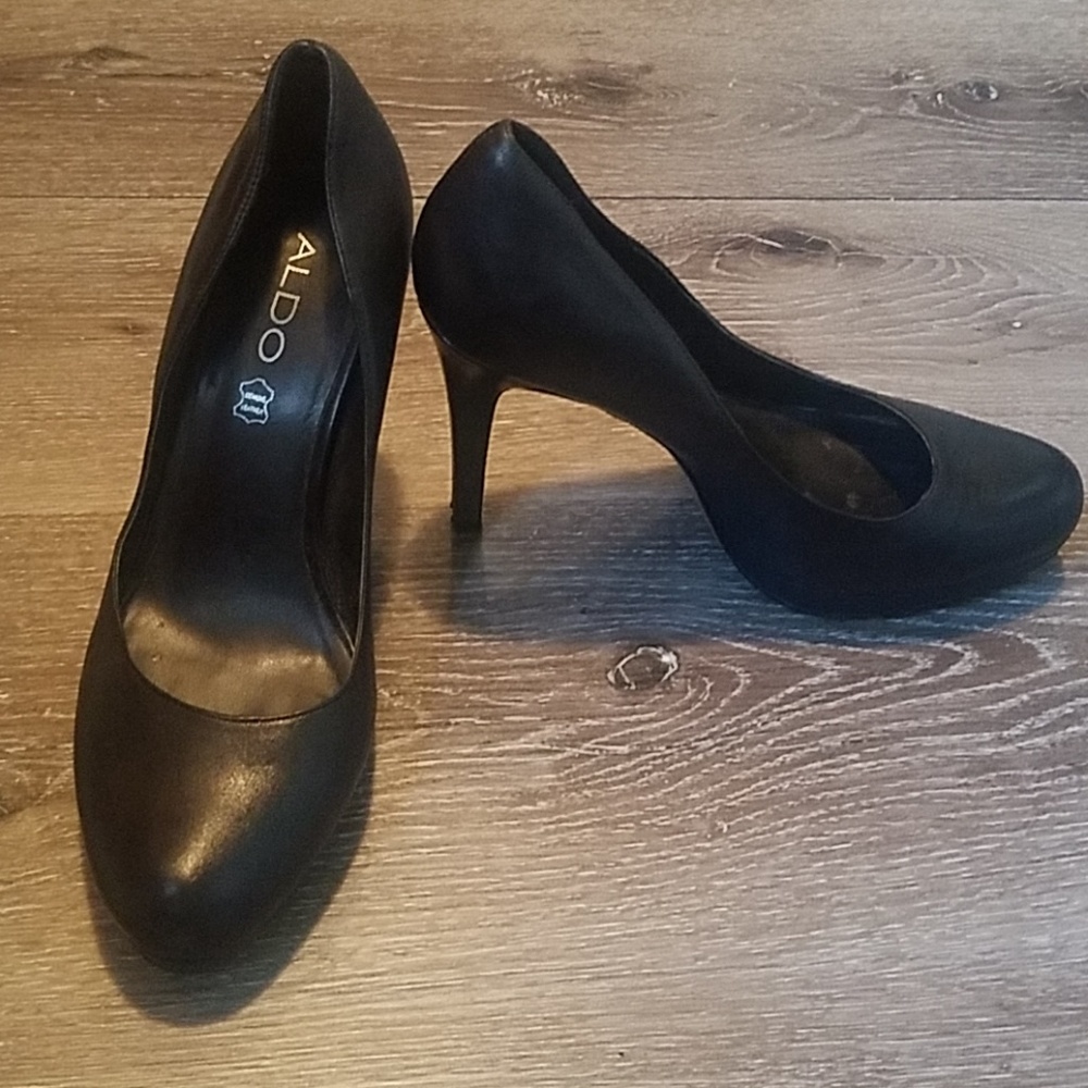 Aldo black pumps